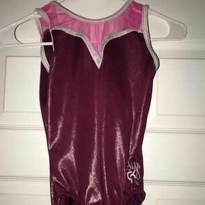 AlyRaisman Leo adult small $7